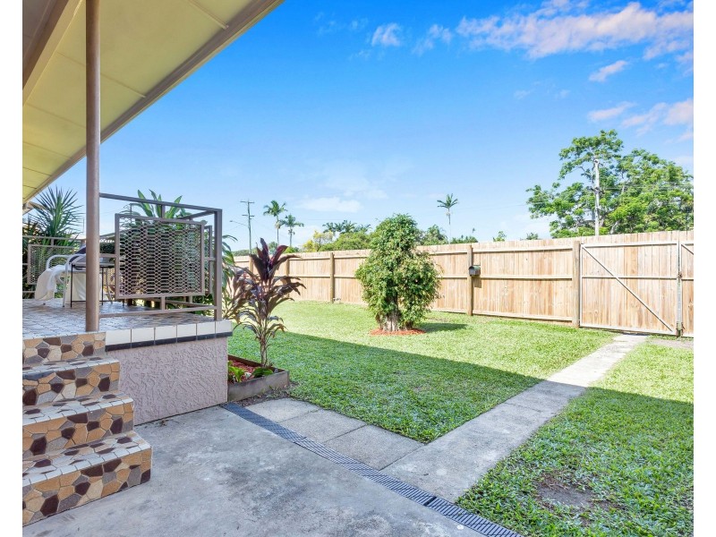 12 Kingsford Street, Mooroobool QLD 4870