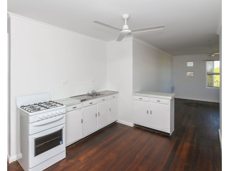 7/221 Aumuller Street, Westcourt QLD 4870