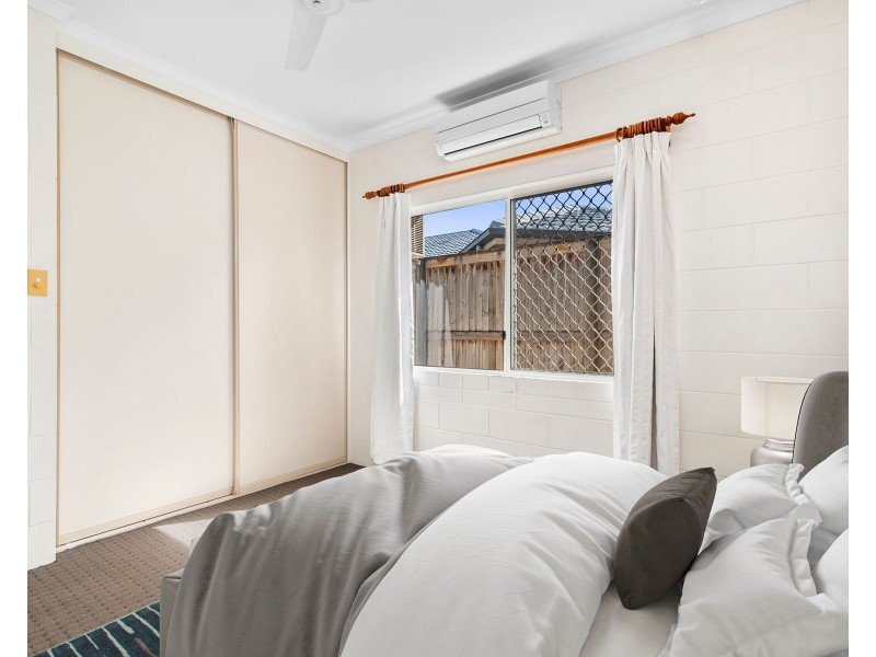 14 Meander Close, Brinsmead QLD 4870