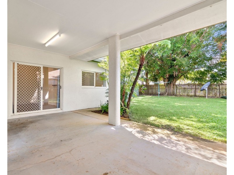 14 Meander Close, Brinsmead QLD 4870