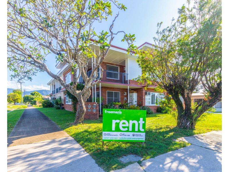 2/221 Aumuller Street, Westcourt QLD 4870