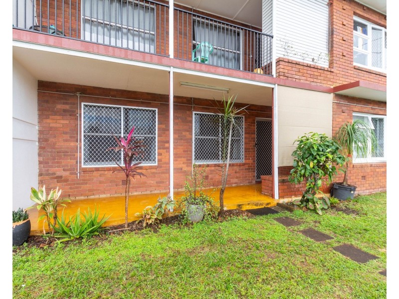 2/221 Aumuller Street, Westcourt QLD 4870