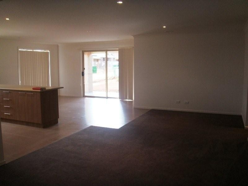 30 Wickford Road, Tarneit VIC 3029