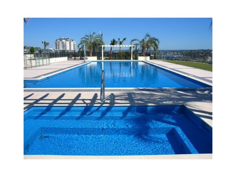 17/1 Juniper Drive, Breakfast Point NSW 2137