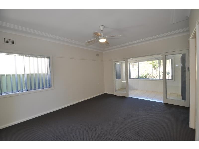 33 Orana Ave, Seven Hills NSW 2147