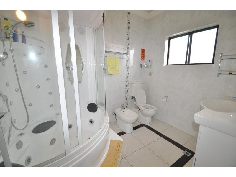 2 Kendall Street, Cabarita NSW 2137