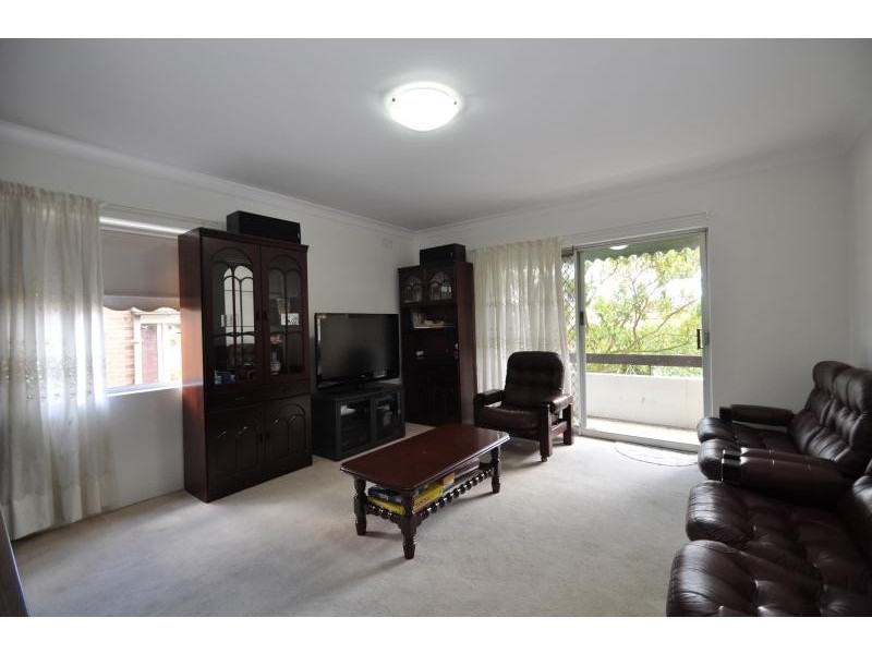 1/2 Hampden Street, Ashfield NSW 2131