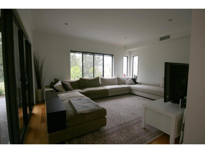 3 Fleetwood, Helensvale QLD 4212