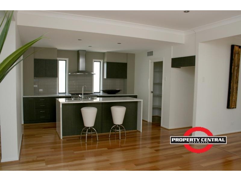 3 Fleetwood Court, Helensvale QLD 4212