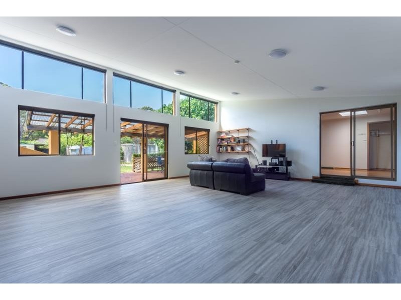 14 Grove Street West, Little Grove WA 6330