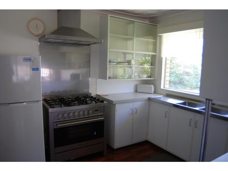 12 Boongarrie Street, Emu Point WA 6330