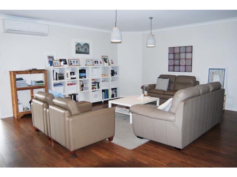 8 Grevillea Way, Yakamia WA 6330