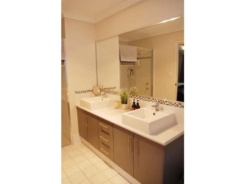 8 Grevillea Way, Yakamia WA 6330