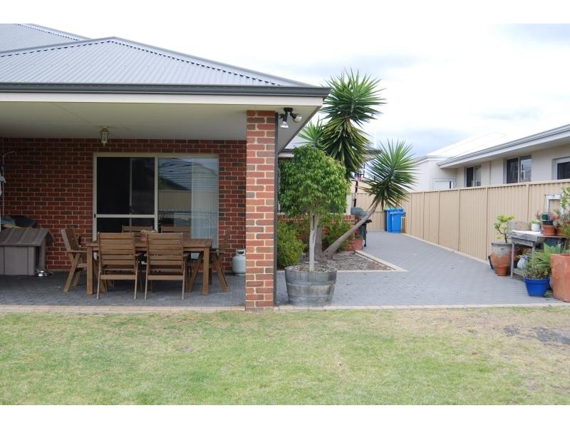 8 Grevillea Way, Yakamia WA 6330