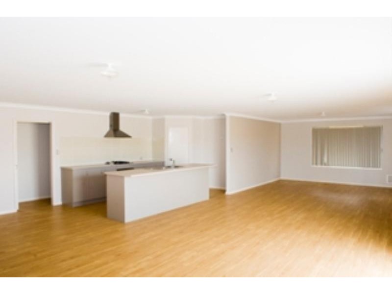 12 Grevillea Way, Yakamia WA 6330