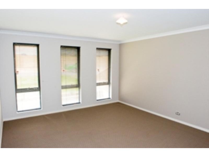 12 Grevillea Way, Yakamia WA 6330