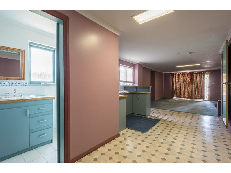 13 Victoria Street, Mount Melville WA 6330