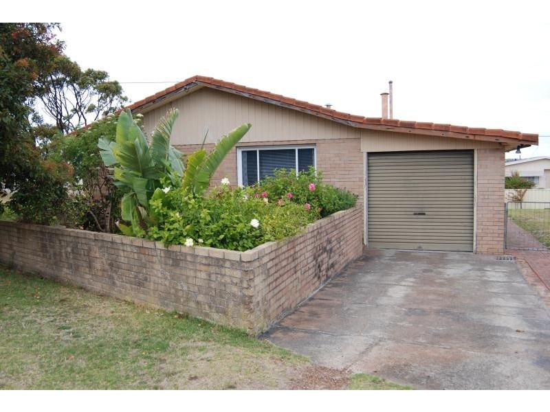 16 Leslie Street, Yakamia WA 6330