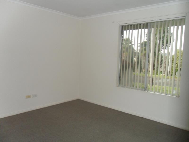 16 Sherwood Drive, Mckail WA 6330