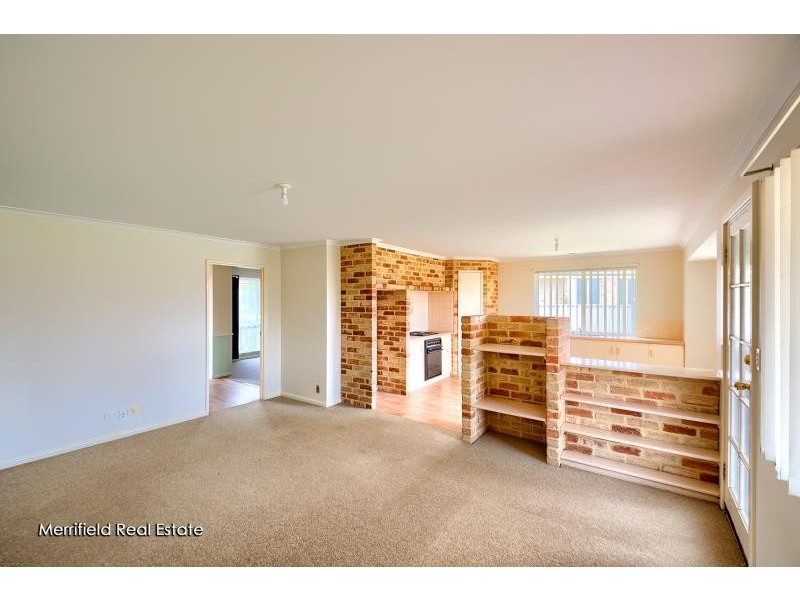 18 Granada Crescent, Orana WA 6330