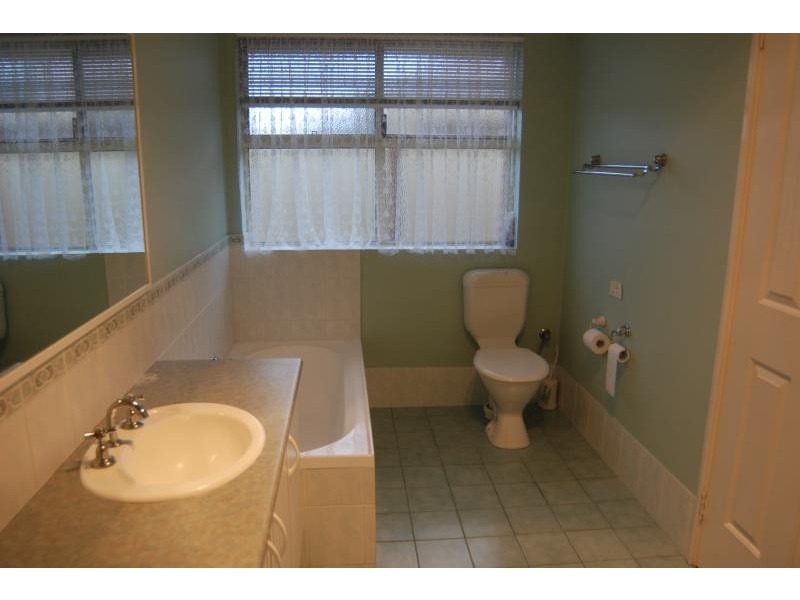 12 Vernon Lane, Mckail WA 6330