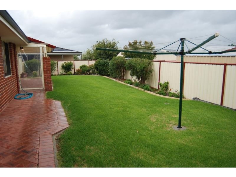 12 Vernon Lane, Mckail WA 6330