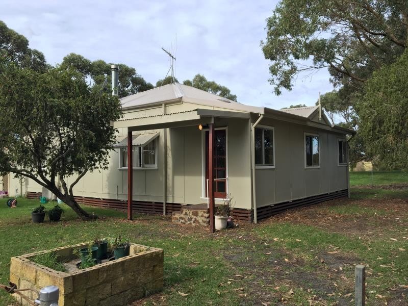 180 Siding Road, Redmond WA 6327