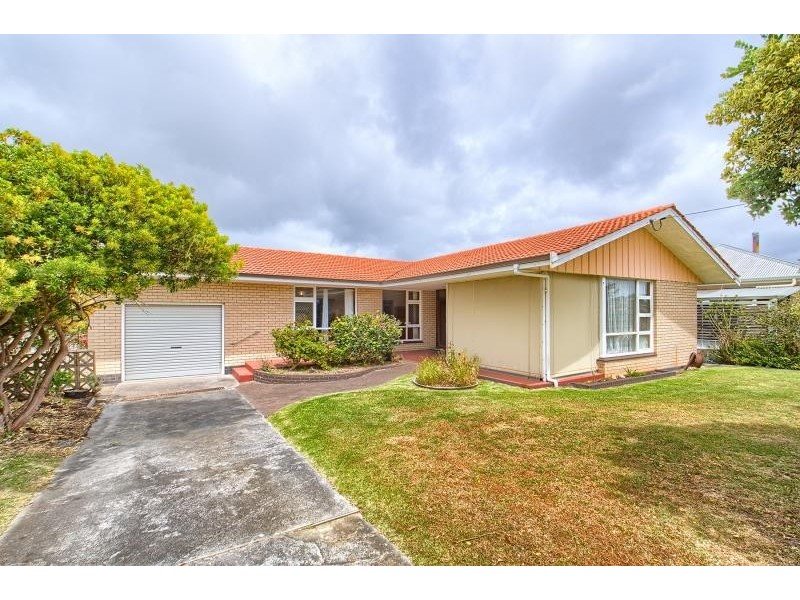24 Minerva Street, Yakamia WA 6330