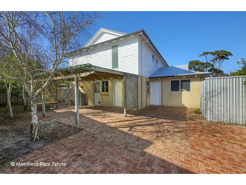 17 Lake Seppings Drive, Middleton Beach WA 6330