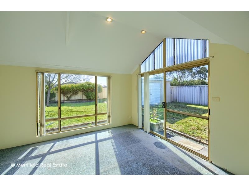 18 Cordoba Way, Orana WA 6330