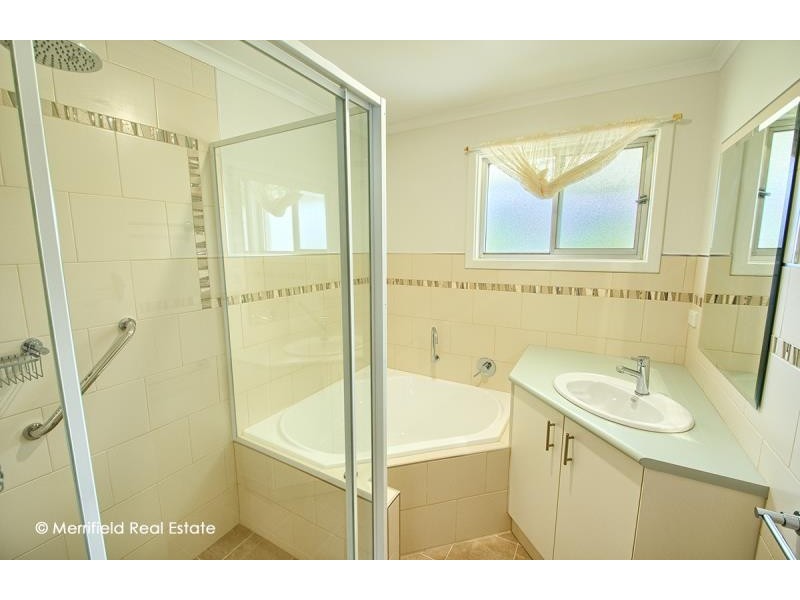 1 Ardeana Crescent, Yakamia WA 6330