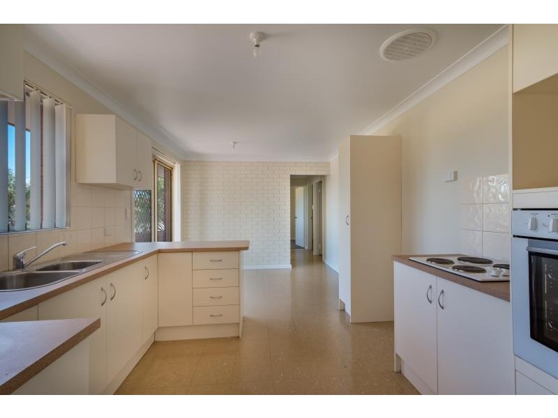 12 Trimmer Road, Spencer Park WA 6330