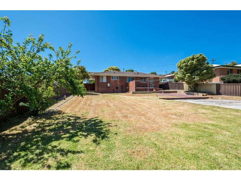 12 Trimmer Road, Spencer Park WA 6330