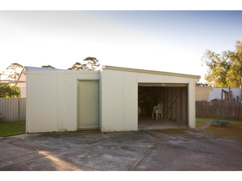 24 Angove Road, Spencer Park WA 6330