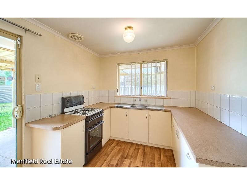 8 Abercorn Street, Orana WA 6330