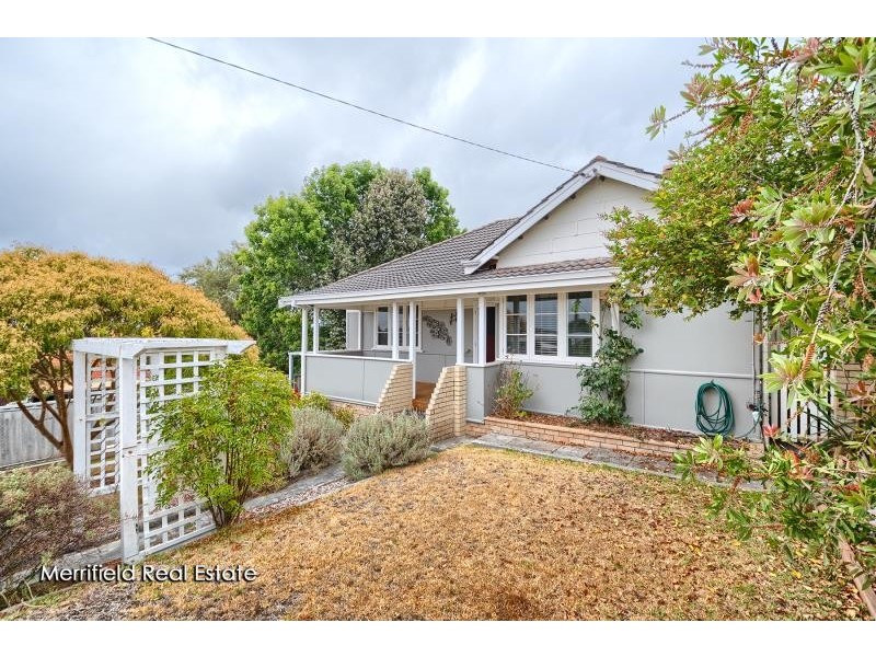 18 Angus Street, Mount Melville WA 6330