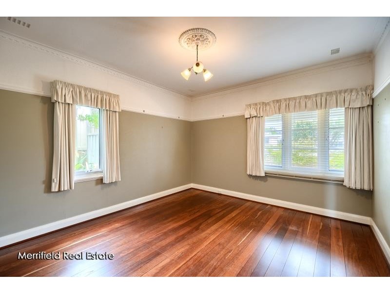 18 Angus Street, Mount Melville WA 6330