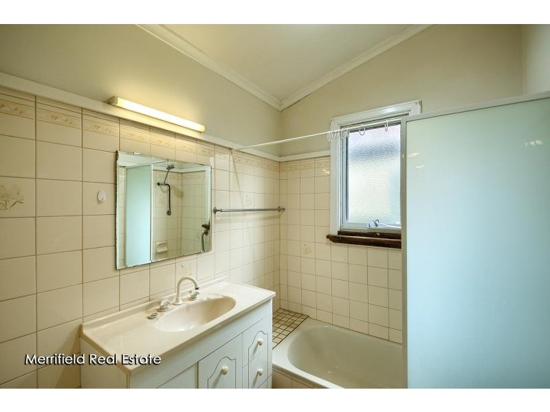 18 Angus Street, Mount Melville WA 6330