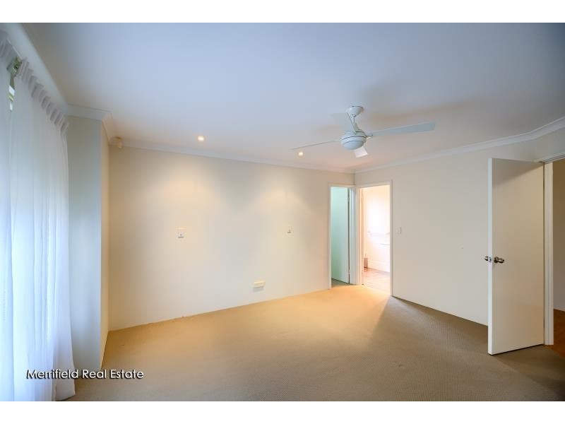 8 Pyrus Gardens, Yakamia WA 6330