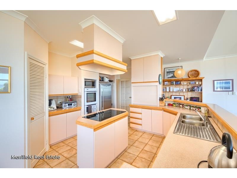 18 Austin Road, Goode Beach WA 6330