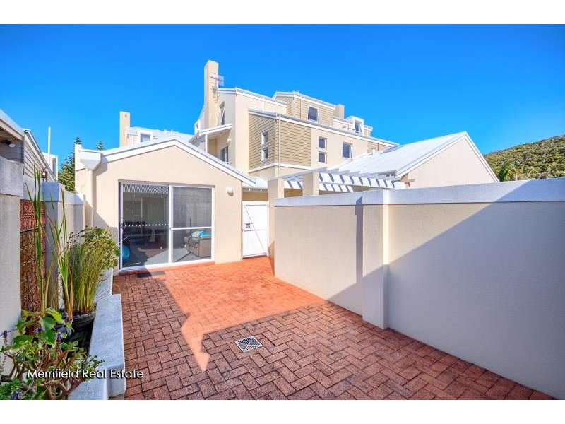 2/5 Barnett Street, Middleton Beach WA 6330