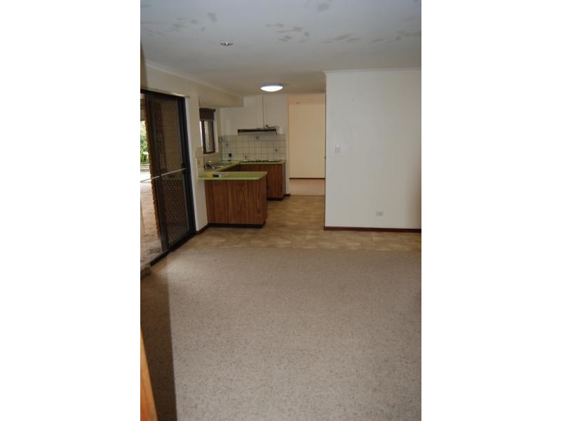 42 Erindale Court, Yakamia WA 6330