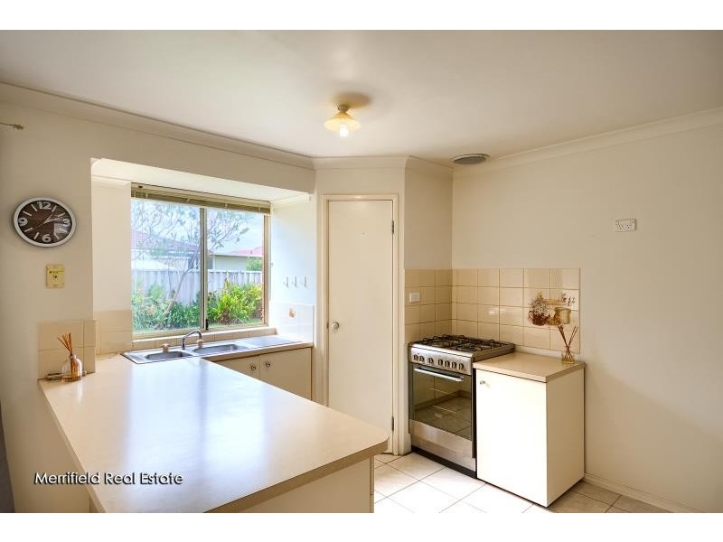 16 Cordoba Way, Orana WA 6330