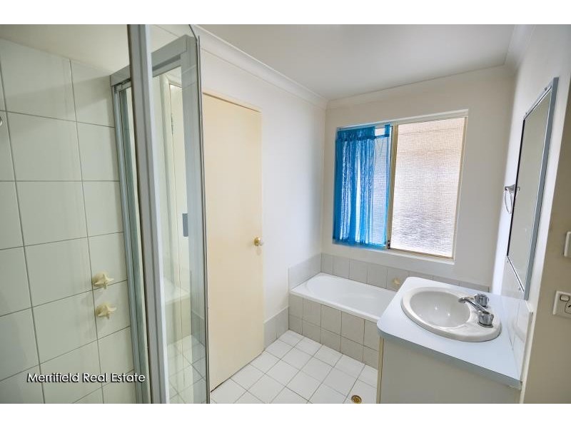 16 Cordoba Way, Orana WA 6330