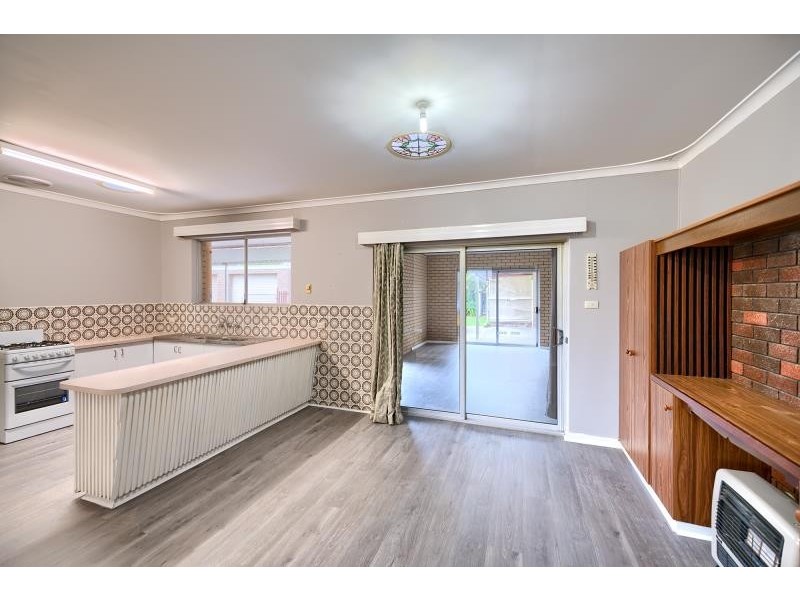 11 McKail Street, Orana WA 6330