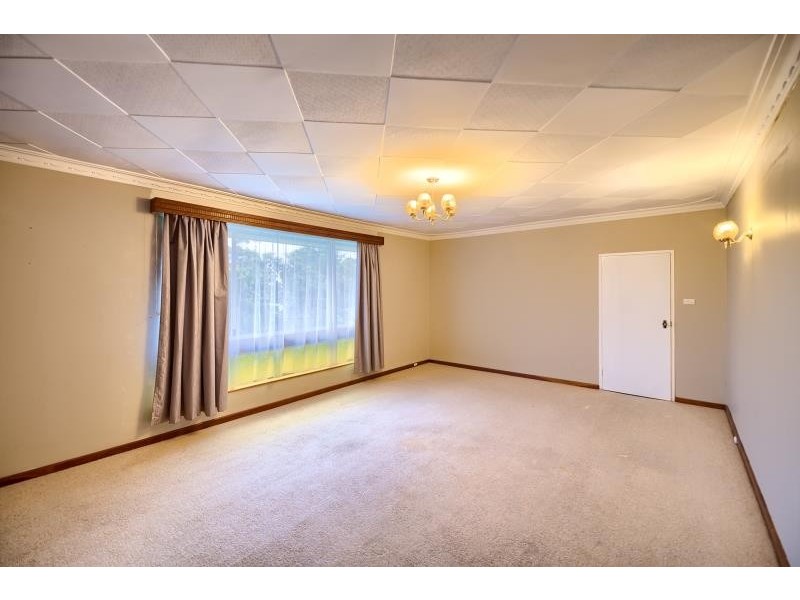 11 McKail Street, Orana WA 6330