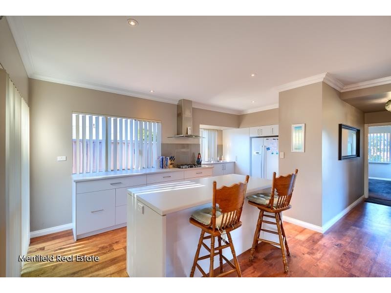 11 Ardross Crescent, Collingwood Heights WA 6330