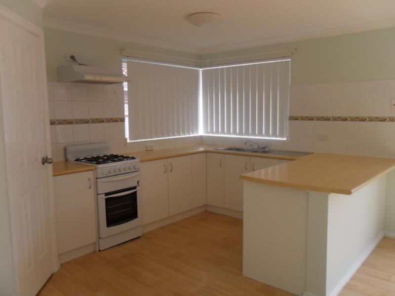 1/50 Sierra Crescent, Mckail WA 6330