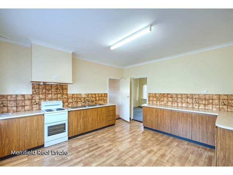 16 Elizabeth Street, Mount Melville WA 6330