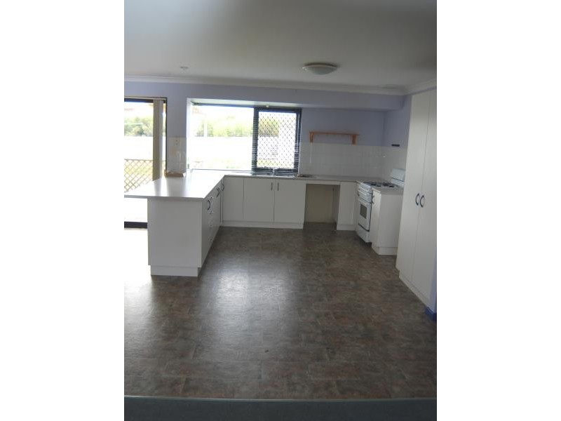 28 Abercorn Street, Orana WA 6330